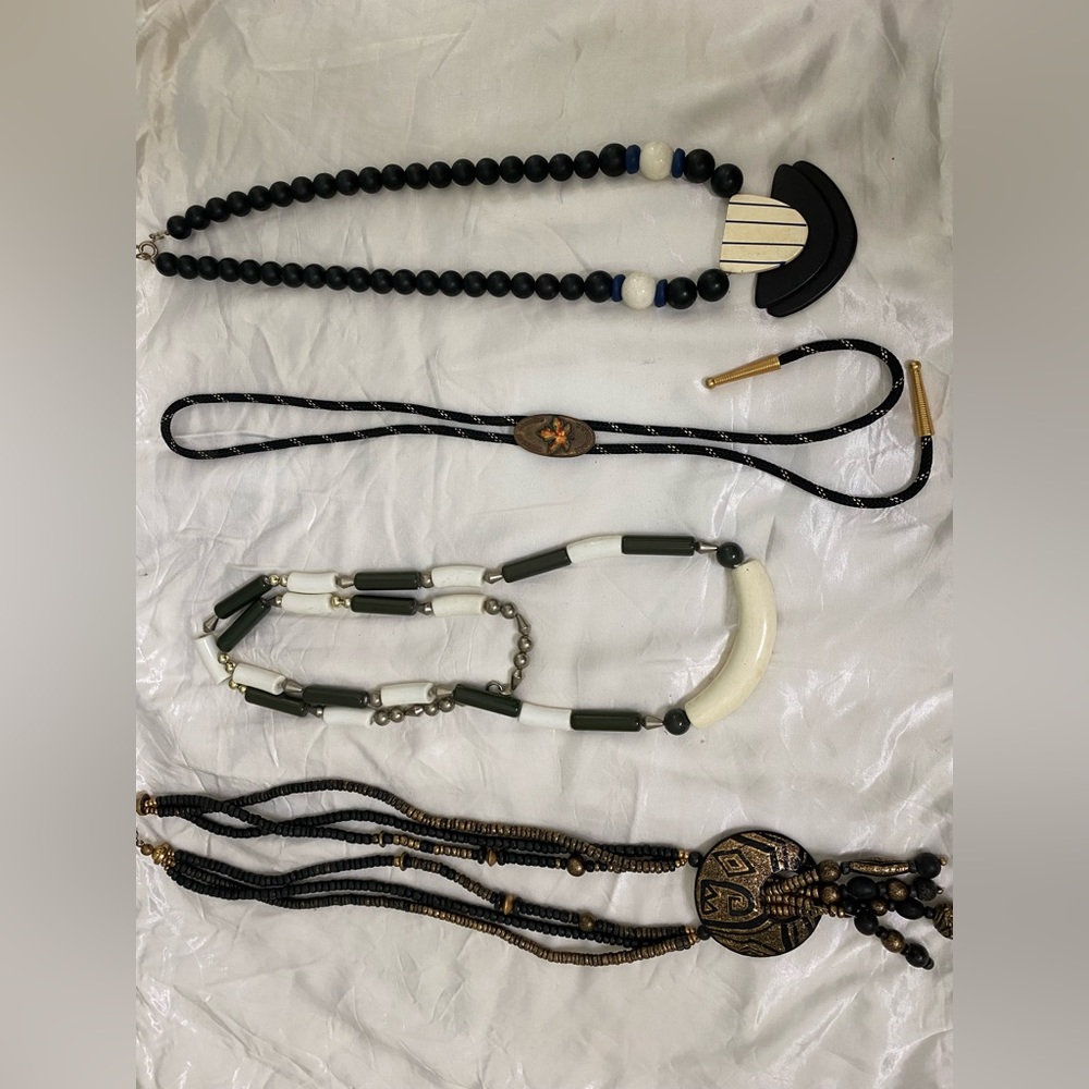 Vintage Necklaces & Beads Lot